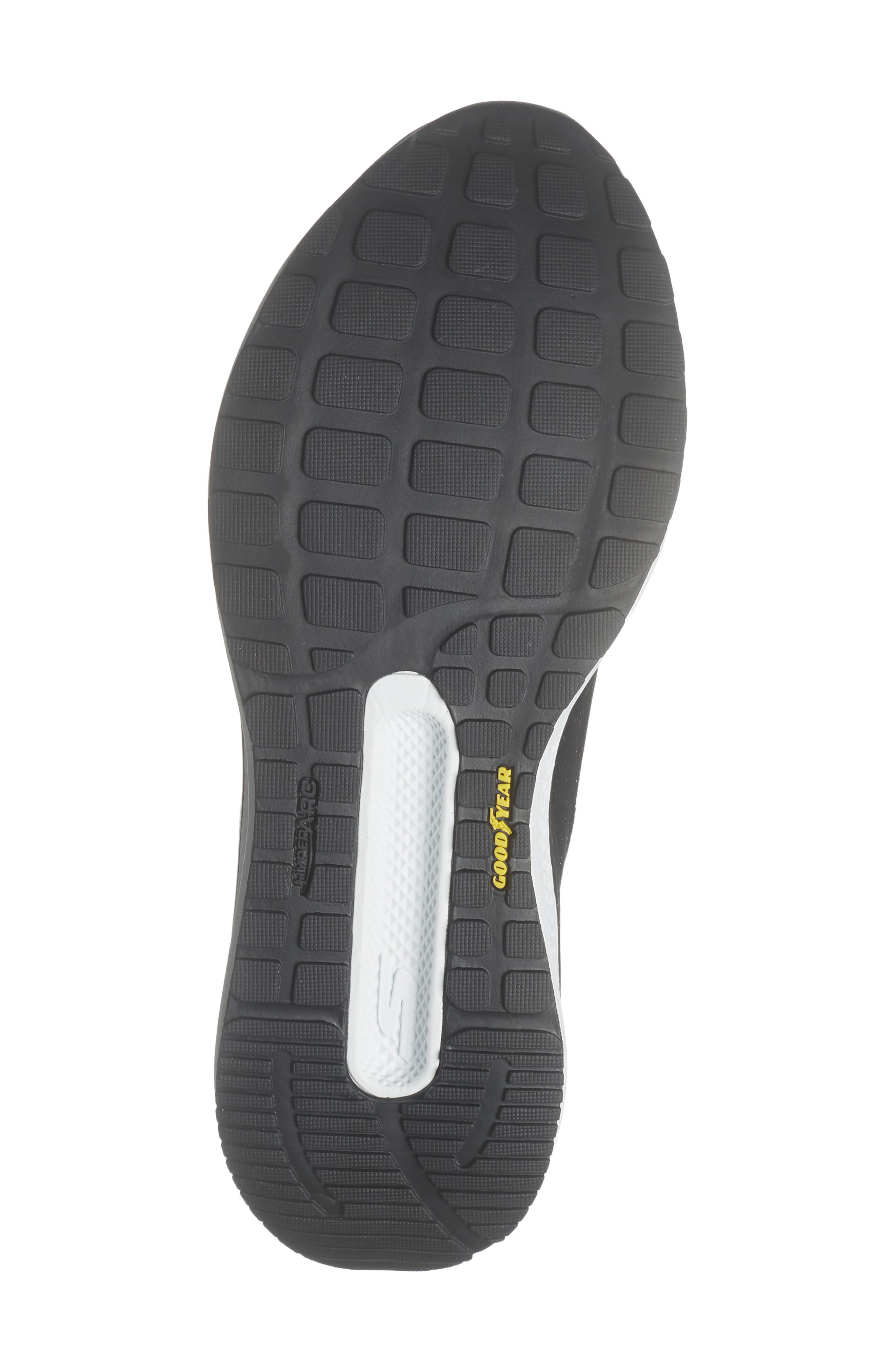 SKECHERS Go Run Persistence Running Shoe, Alternate, color, Black