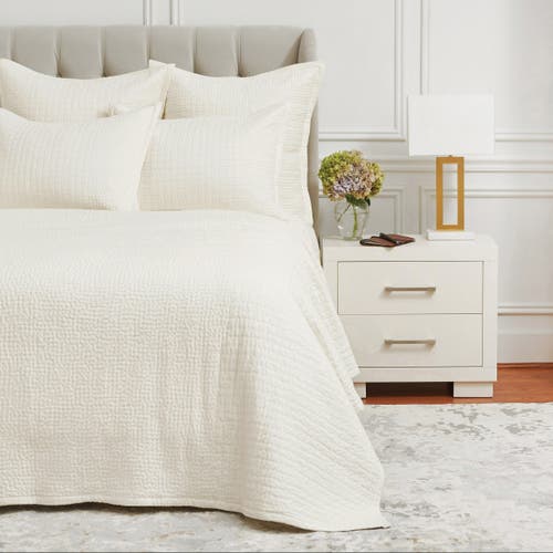 Elisabeth York Willa Ivory Queen Quilt In White