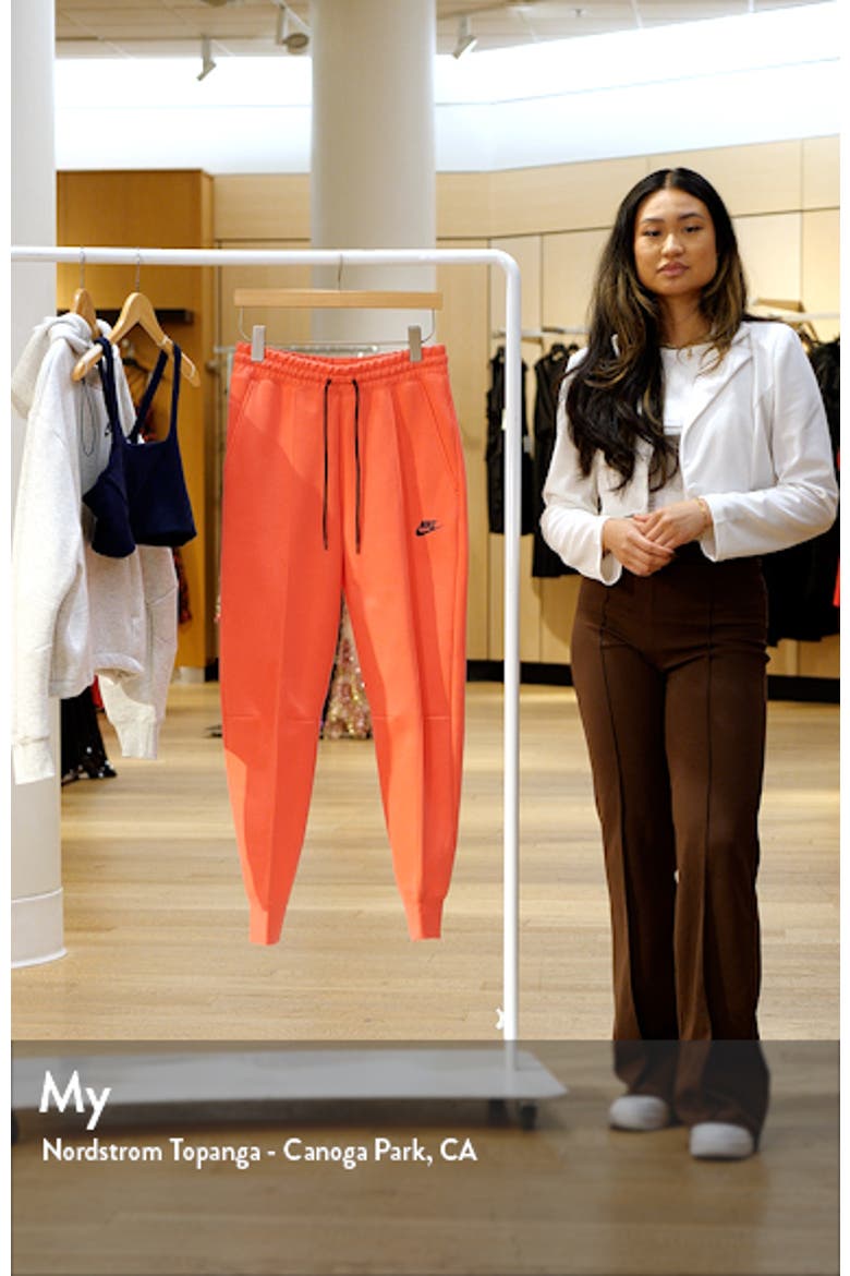Sportswear Tech Fleece Joggers video