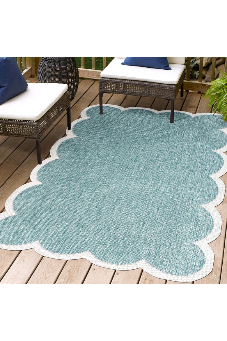 Alice Classic Cottage Two-Tone Scalloped Indoor/Outdoor Shaped Area Rug, Alternate, color, Turquoise/Cream