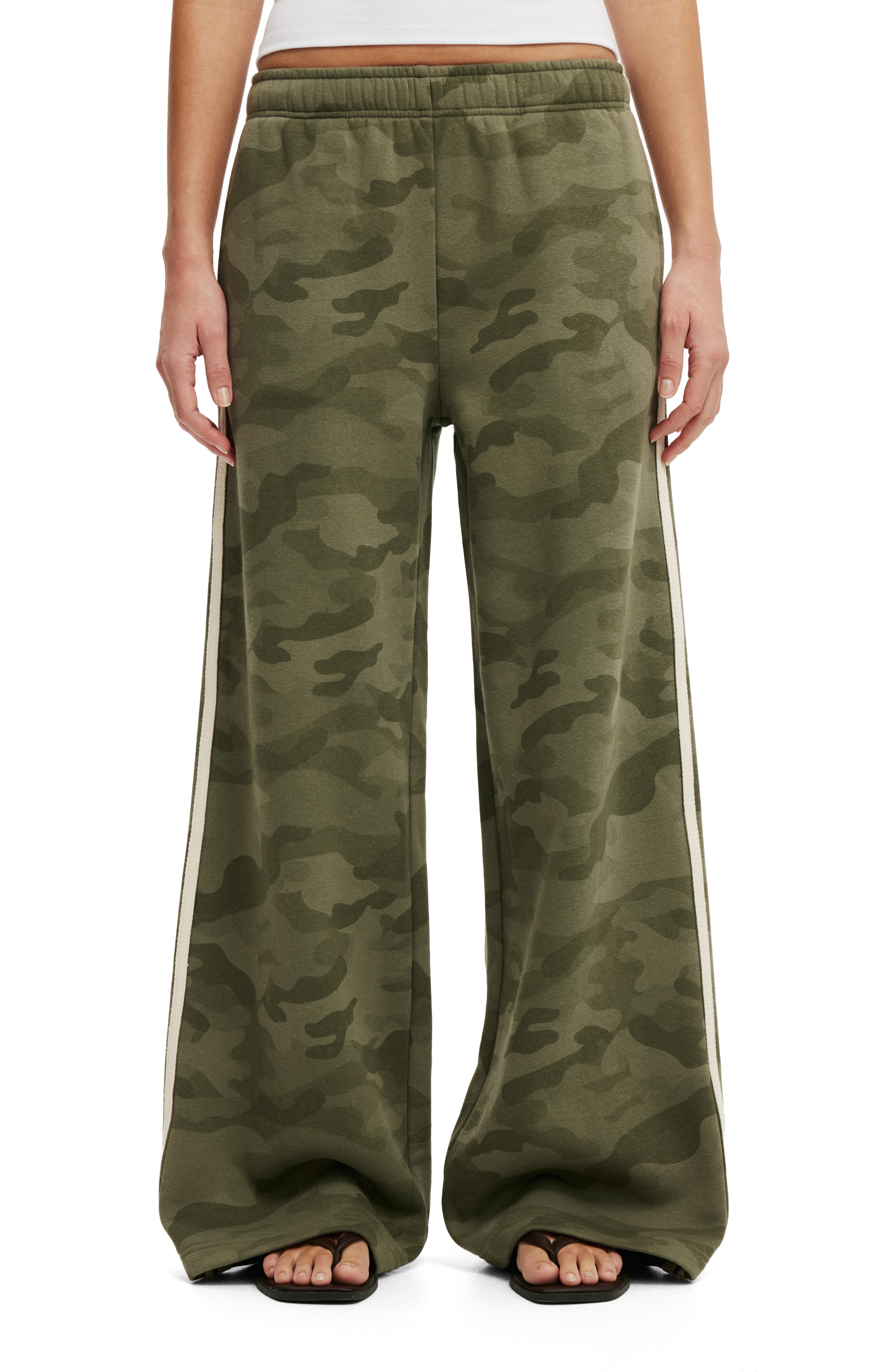 Nikki Camo Taping