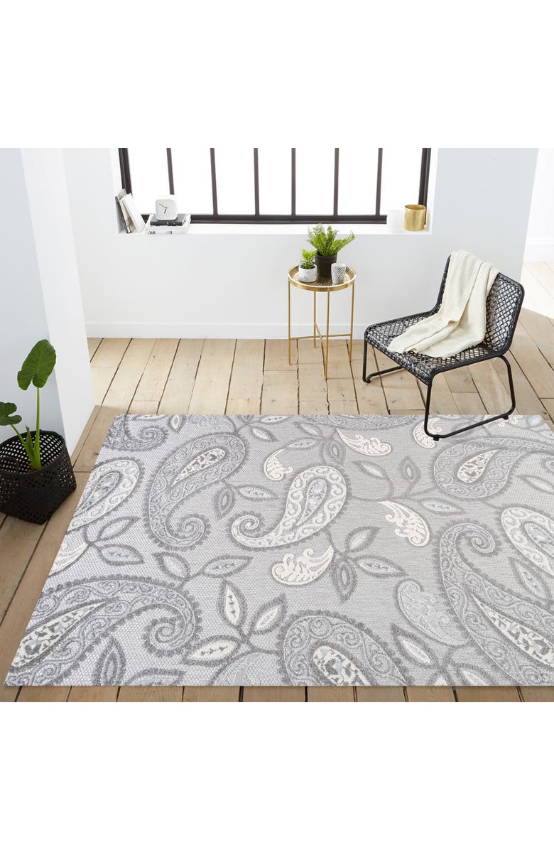 JONATHAN Y Julien Paisley High-Low Light Indoor/Outdoor Area Rug, Alternate, color, Light Gray/Ivory