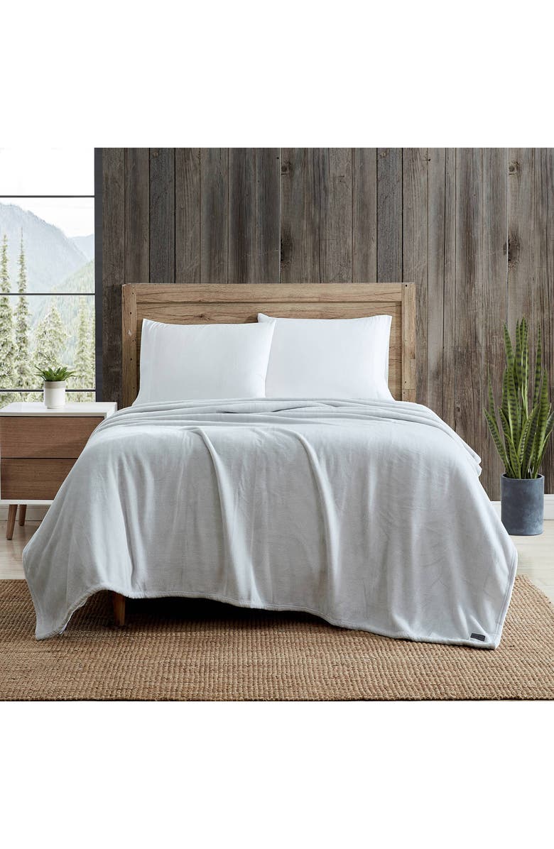 Eddie Bauer Ultra Soft Plush Throw Blanket, Alternate, color, Pebble