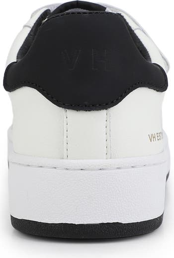 Ease Sneaker
