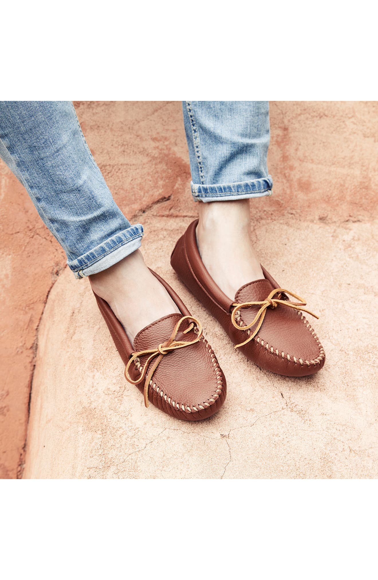 Minnetonka Moccasin, Alternate, color, 