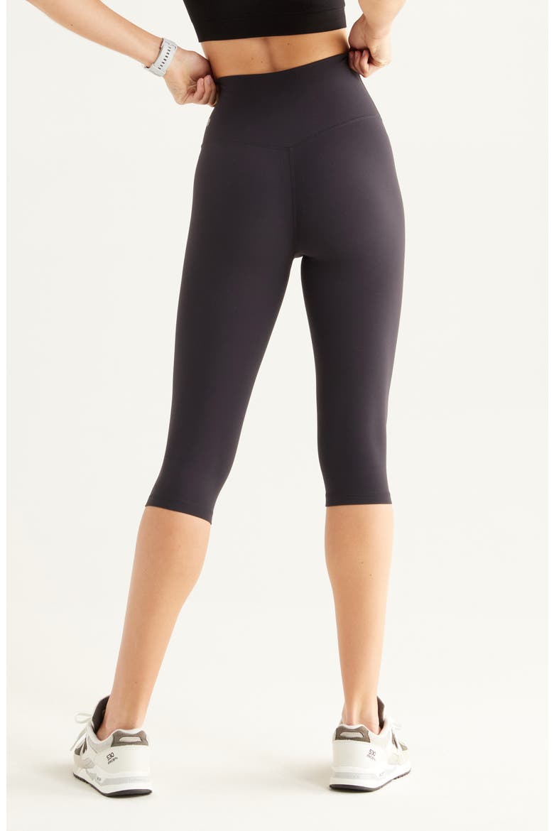 Studio Luxe High Waist Capri Leggings, Alternate, color, BLACK