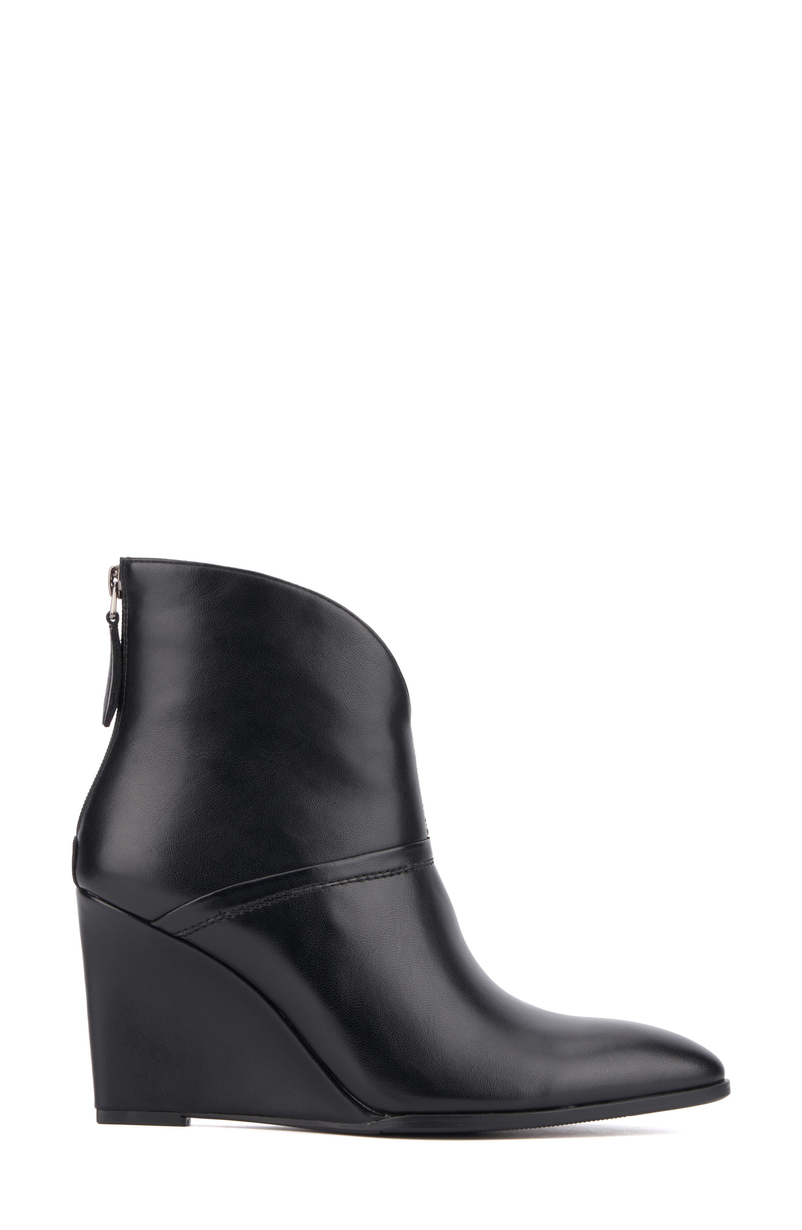 TORGEIS Notched Wedge Boot, Alternate, color, Black