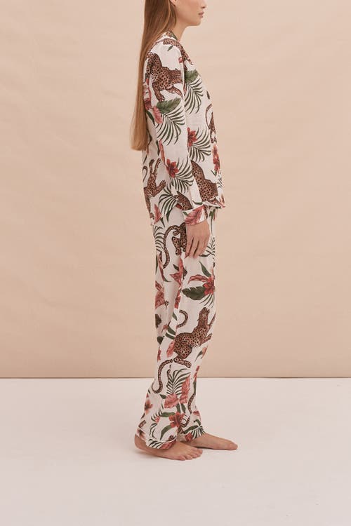 Desmond & Dempsey Long Pajama Set In White