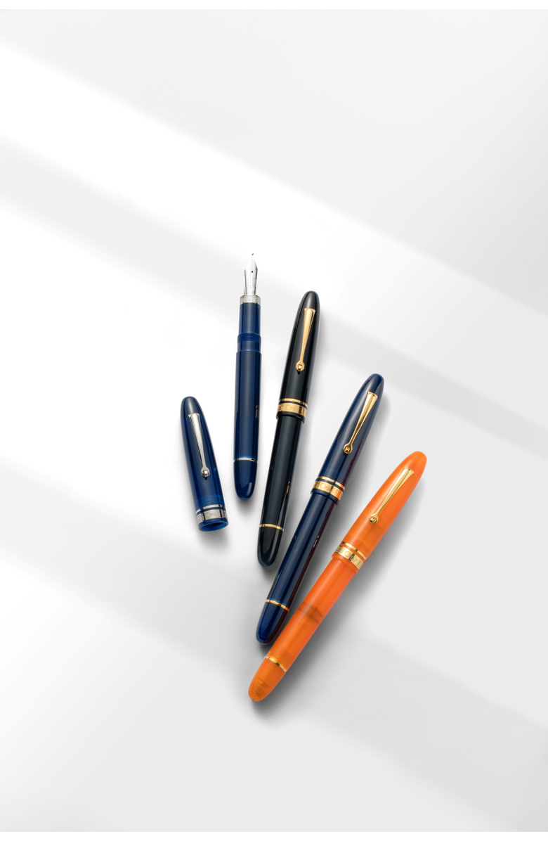 OMAS Ogiva Nera with Gold Trim Fountain Pen, Alternate, color, Black Medium