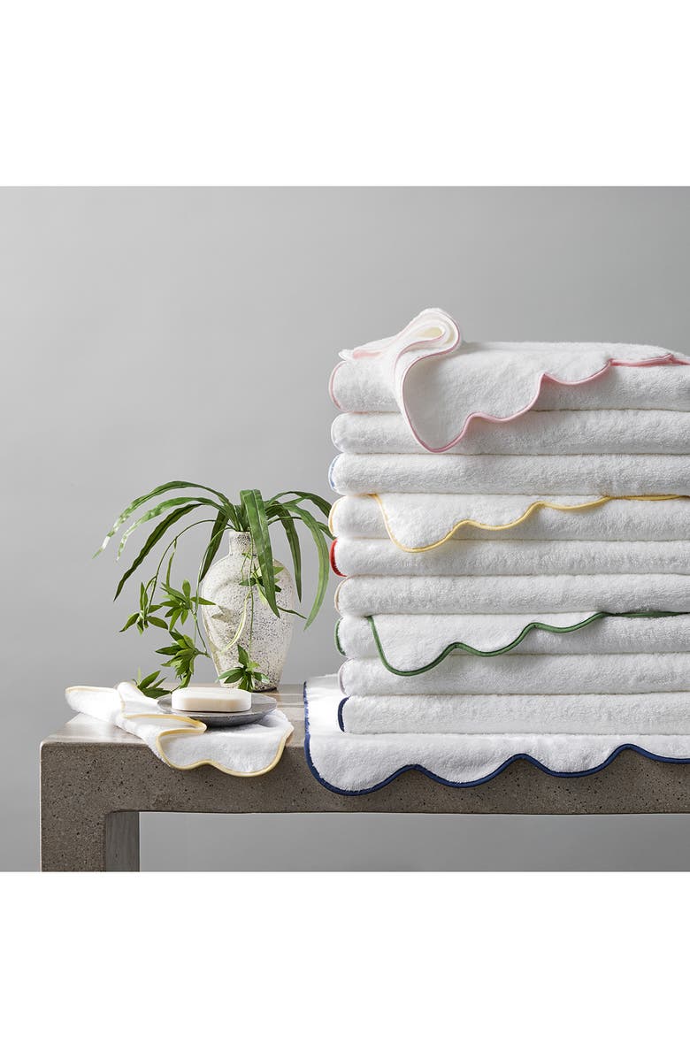 Matouk Cairo Scallop Bath Towel, Alternate, color, White