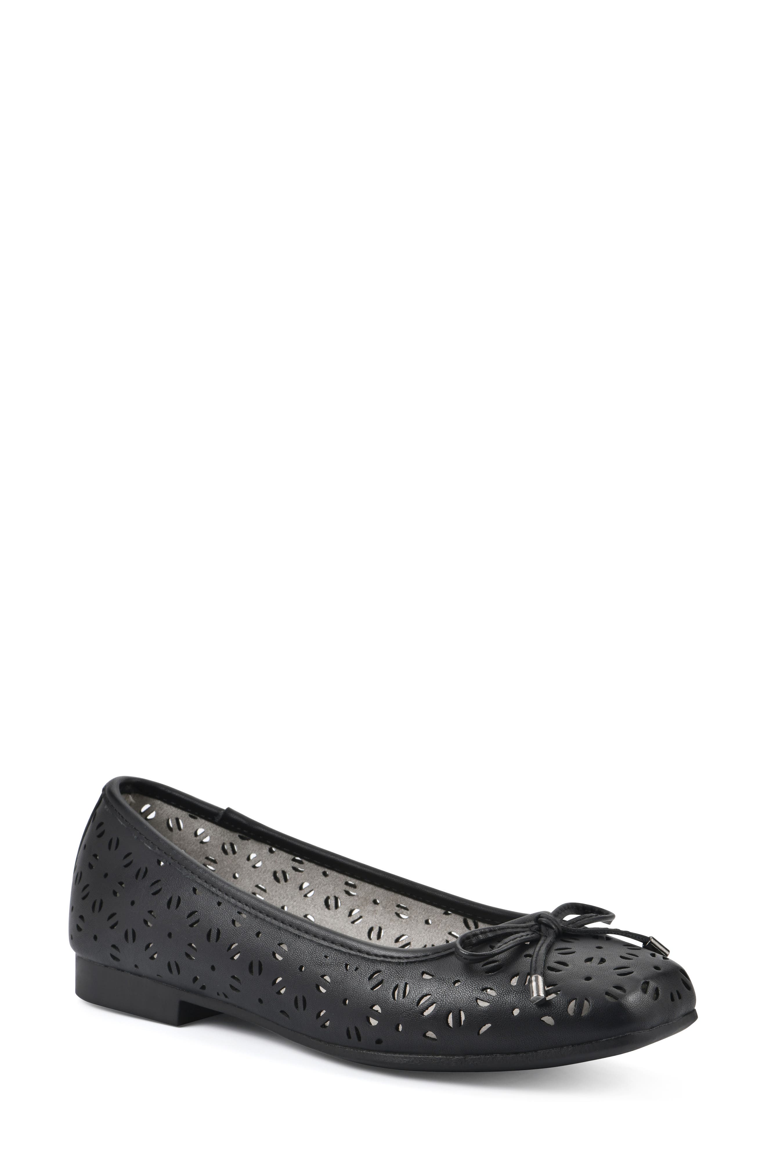 CLIFFS BY WHITE MOUNTAIN Bessa Square Toe Flat, Main, color, 