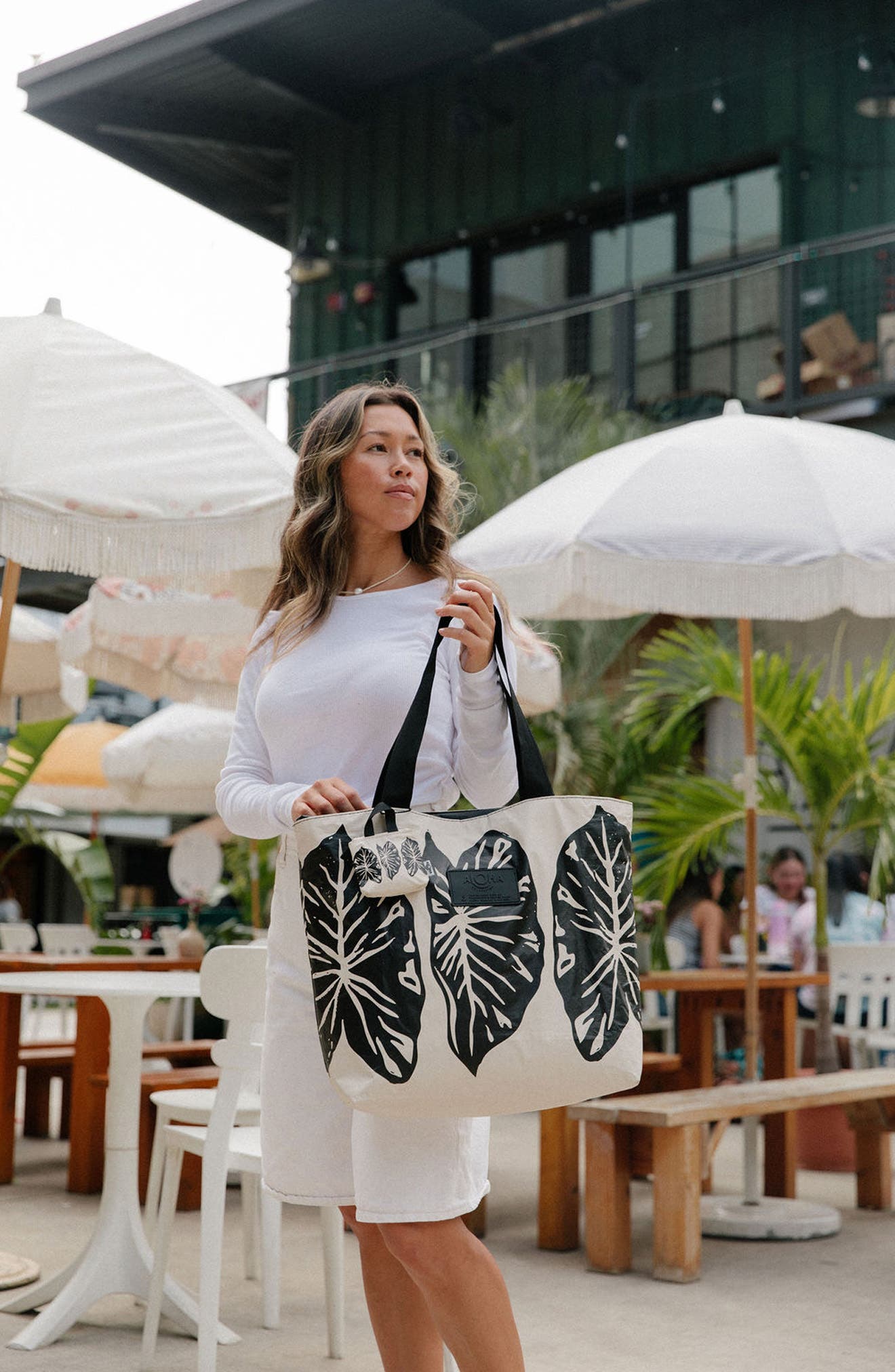 Aloha Collection Day Tripper Kalo Water Resistant Tote, Alternate, color, Black/ Sandstone