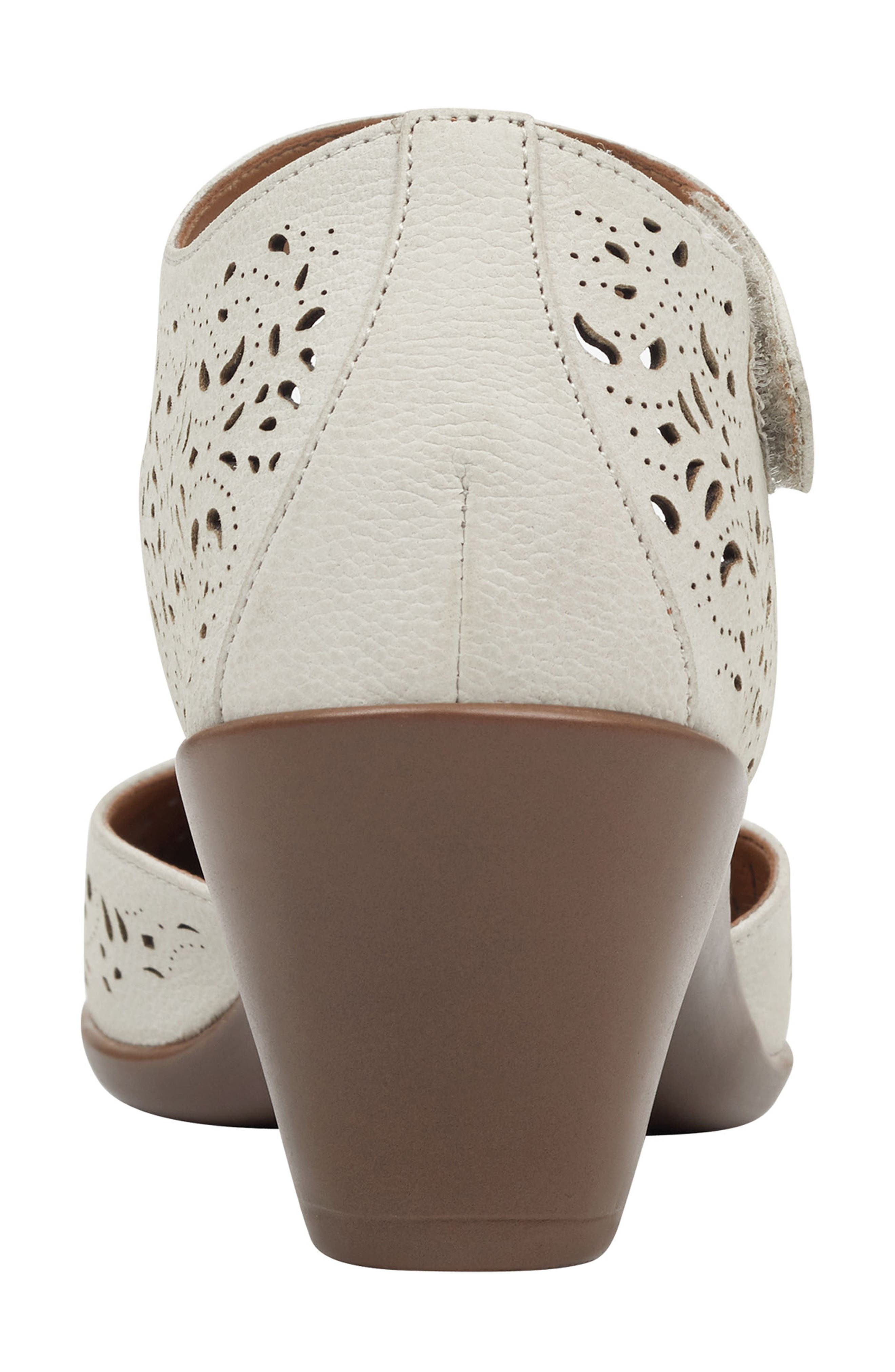 Easy Spirit Secindie Mary Jane Pump, Alternate, color, Latin White Nubuck