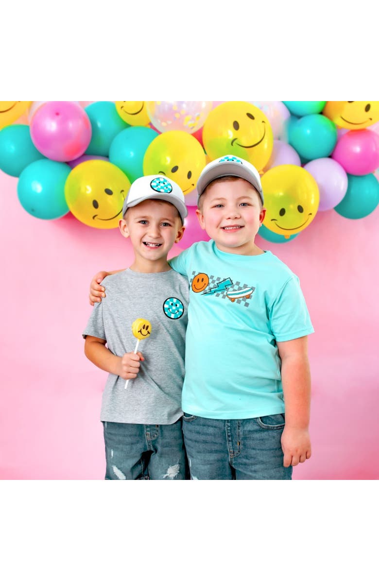 Sweet Wink Smiley Checker Patch Trucker Hat, Alternate, color, Gray/White