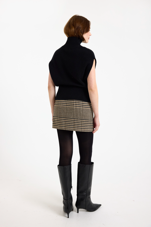 Brodie Pure Cashmere Marilyn Funnel Neck Cashmere Knit Vest In Black