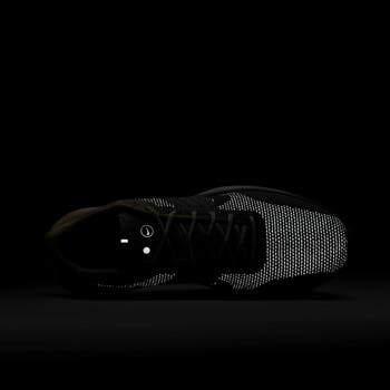 Lunar Roam Sneaker