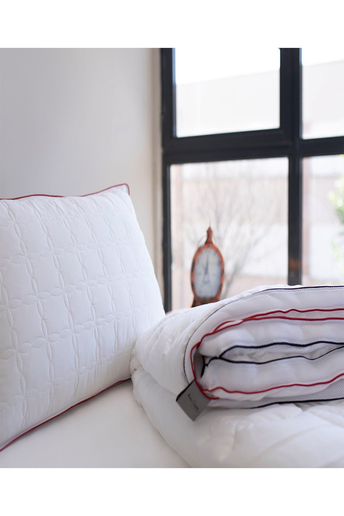 Down Alternative Queen Size Climate Comforter - White