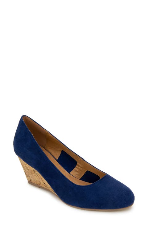 Khloe Featherweight Wedge Pump (Women)