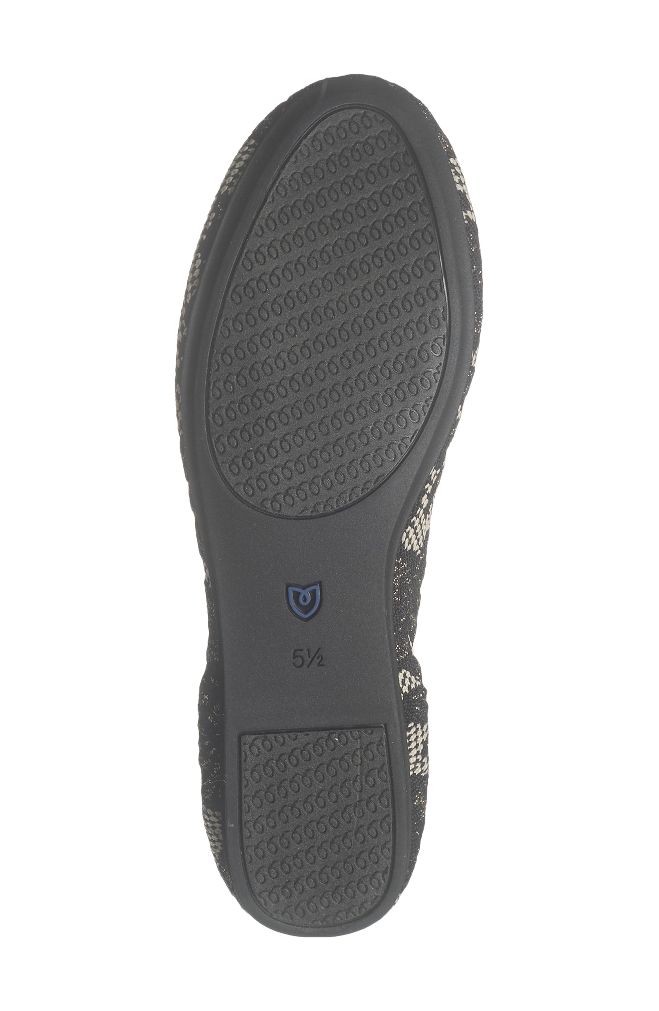 The Round Toe Flat, Alternate, color, BLACK CHANTILLY