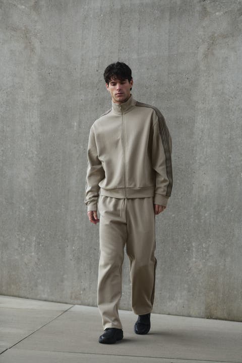 Loose-fit sports joggers with drymove