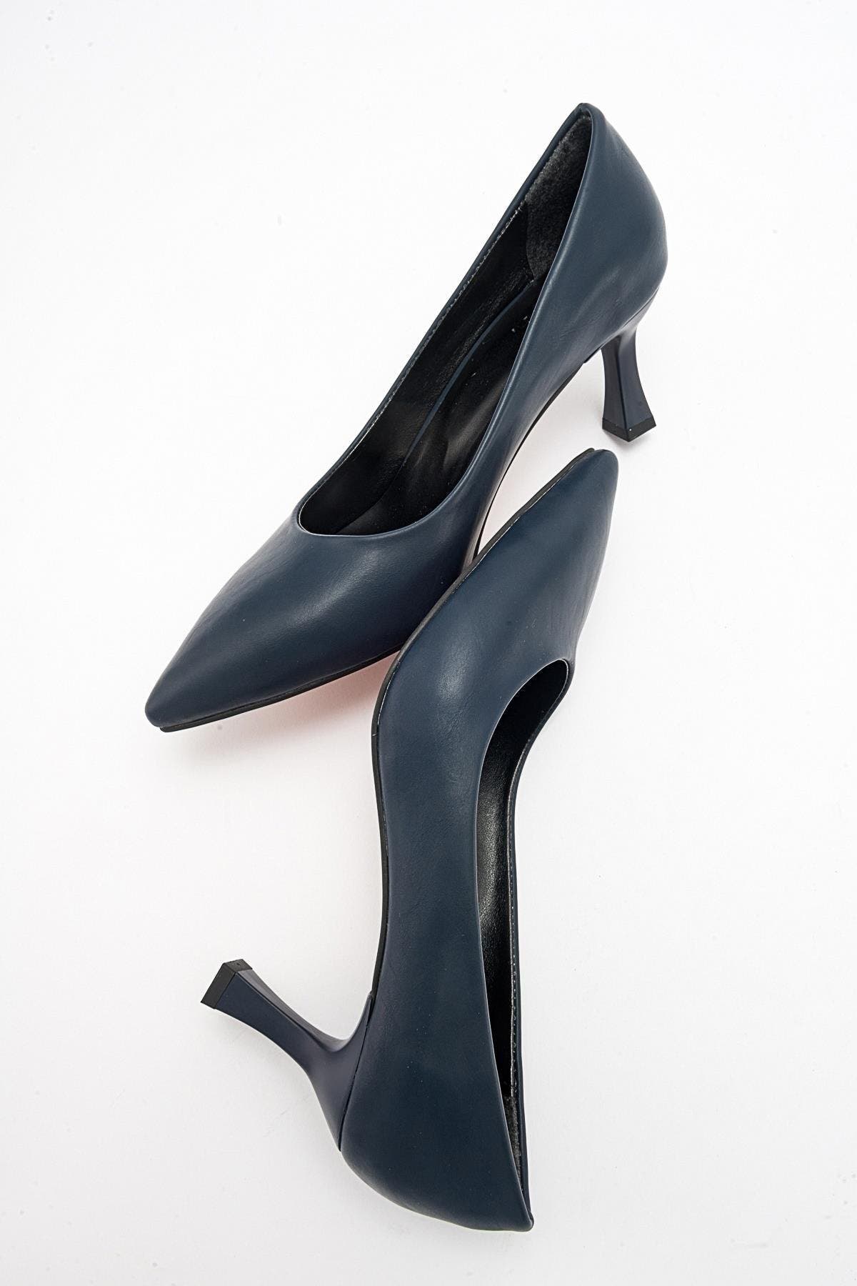 Pedra Pointed Toe Pump, Alternate, color, Navy