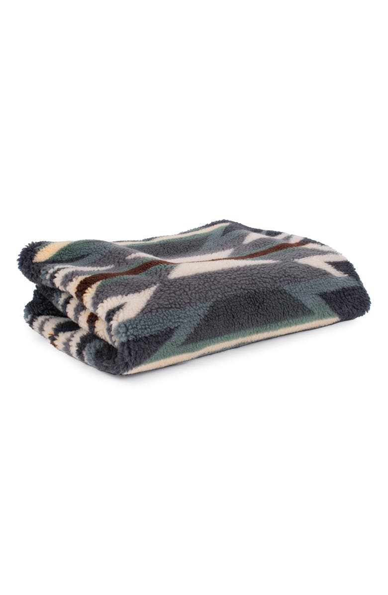 Pendleton High Pile Fleece Crate Blanket, Alternate, color, Wyeth Trail Oxford