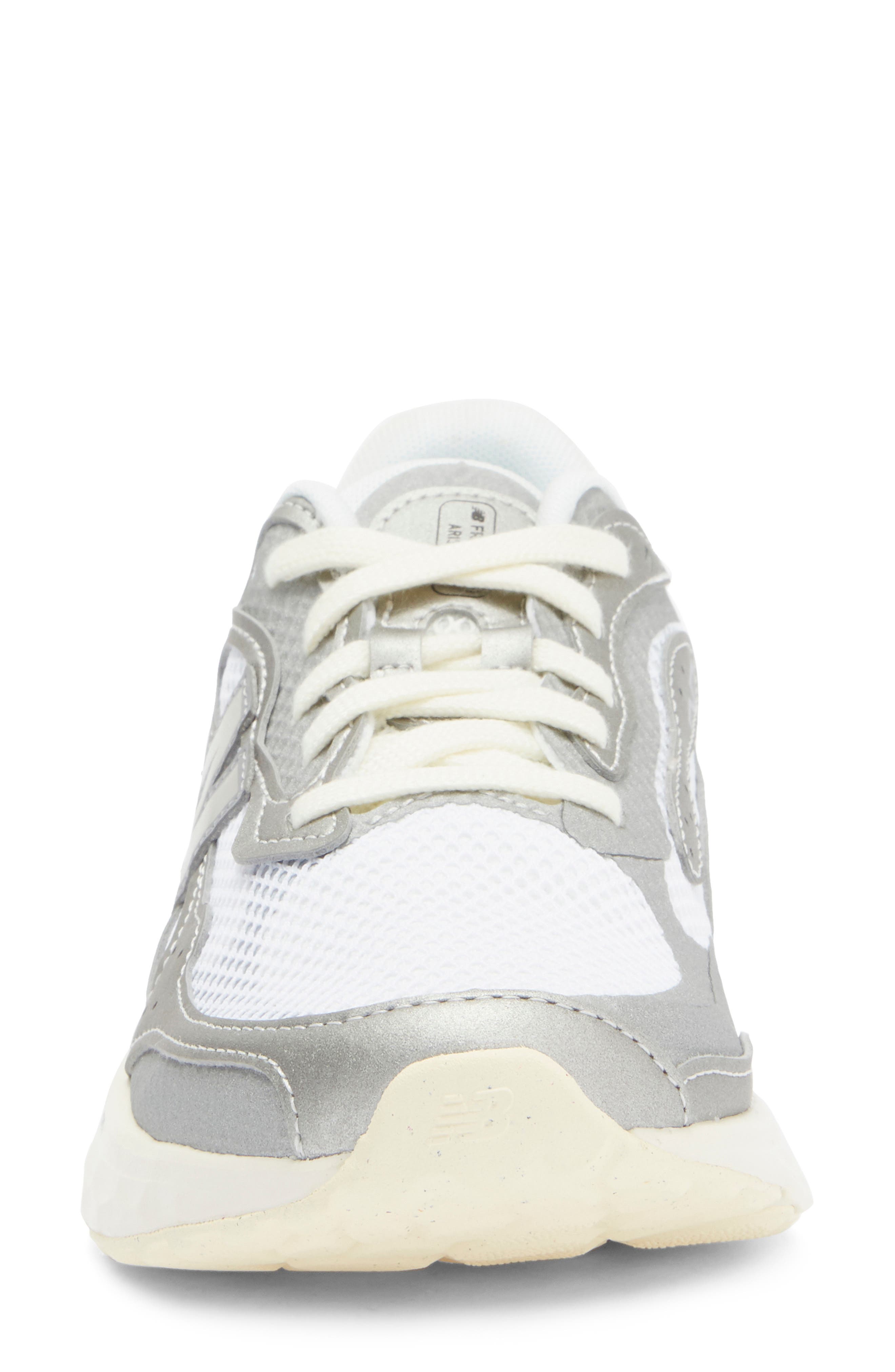 New Balance Fresh Foam Arishi v4 Running Shoe, Alternate, color, Silver Met