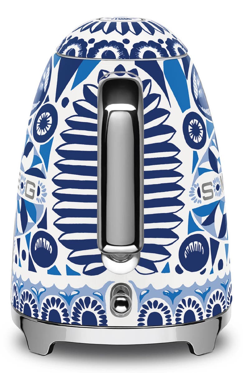 smeg x Dolce & Gabbana Blu Mediterraneo '50s Style 7-Cup Electric Kettle, Alternate, color,