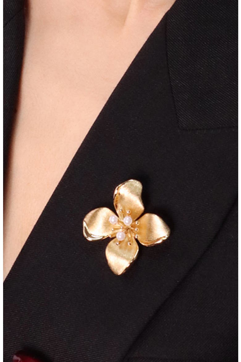 Blossom Brooch, Alternate, color, Gold & White