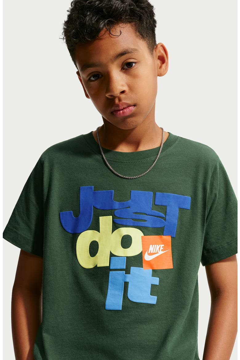 Kids' Nike Sportswear Graphic T-Shirt, Alternate, color, FIR