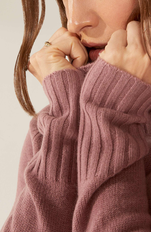 Italic Emma Cashmere Relaxed Turtleneck Sweater In Brown