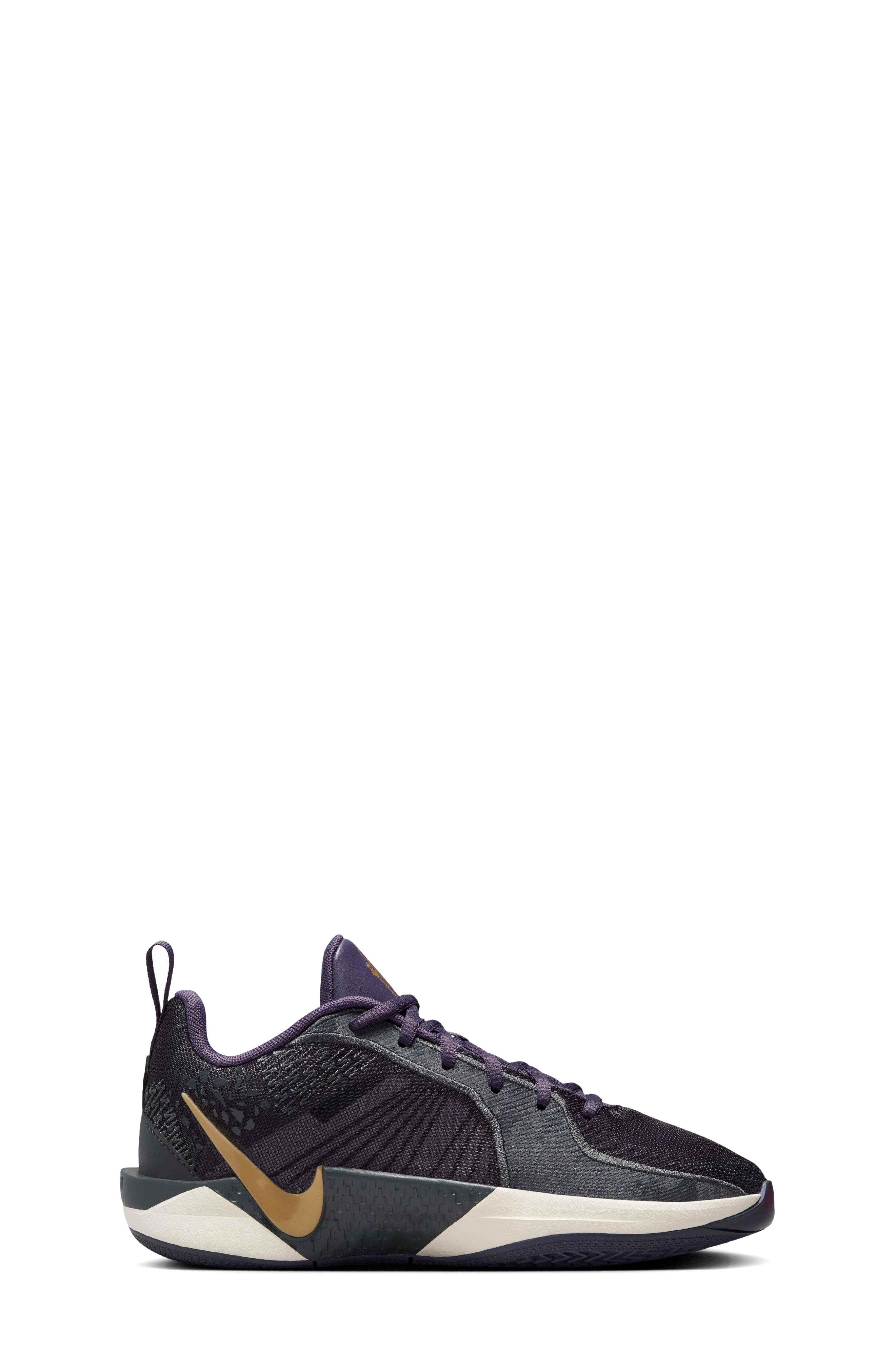 Nike Sabrina 2 Basketball Shoe, Alternate, color, 