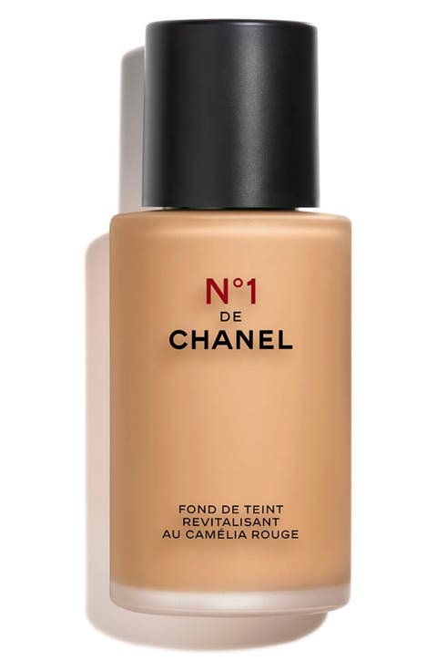 N°1 DE CHANEL REVITALIZING FOUNDATION Illuminates - Moisturizer - Protects