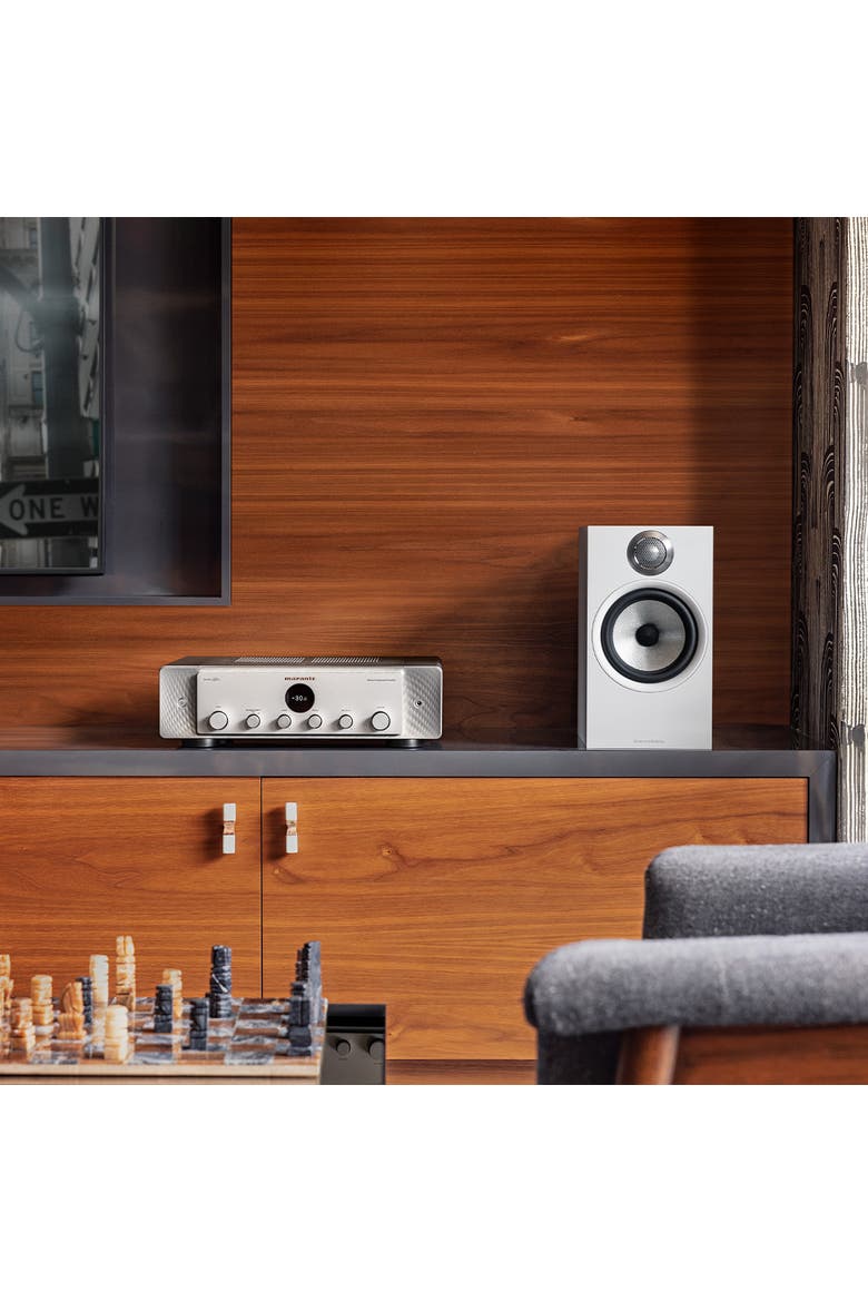 MODEL 40n Integrated Stereo Amplifier, Alternate, color, Silver