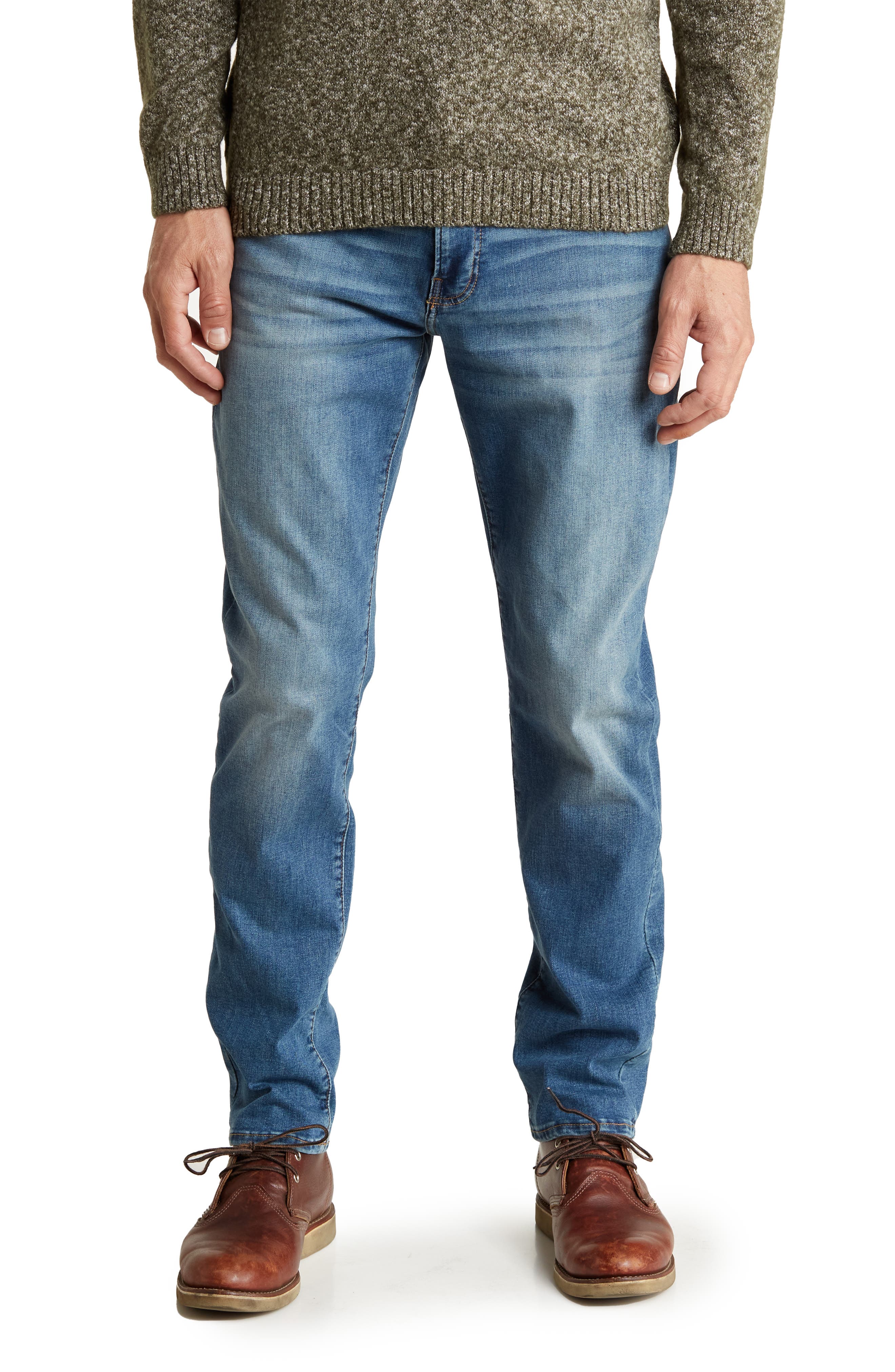 121 Slim Straight Jeans