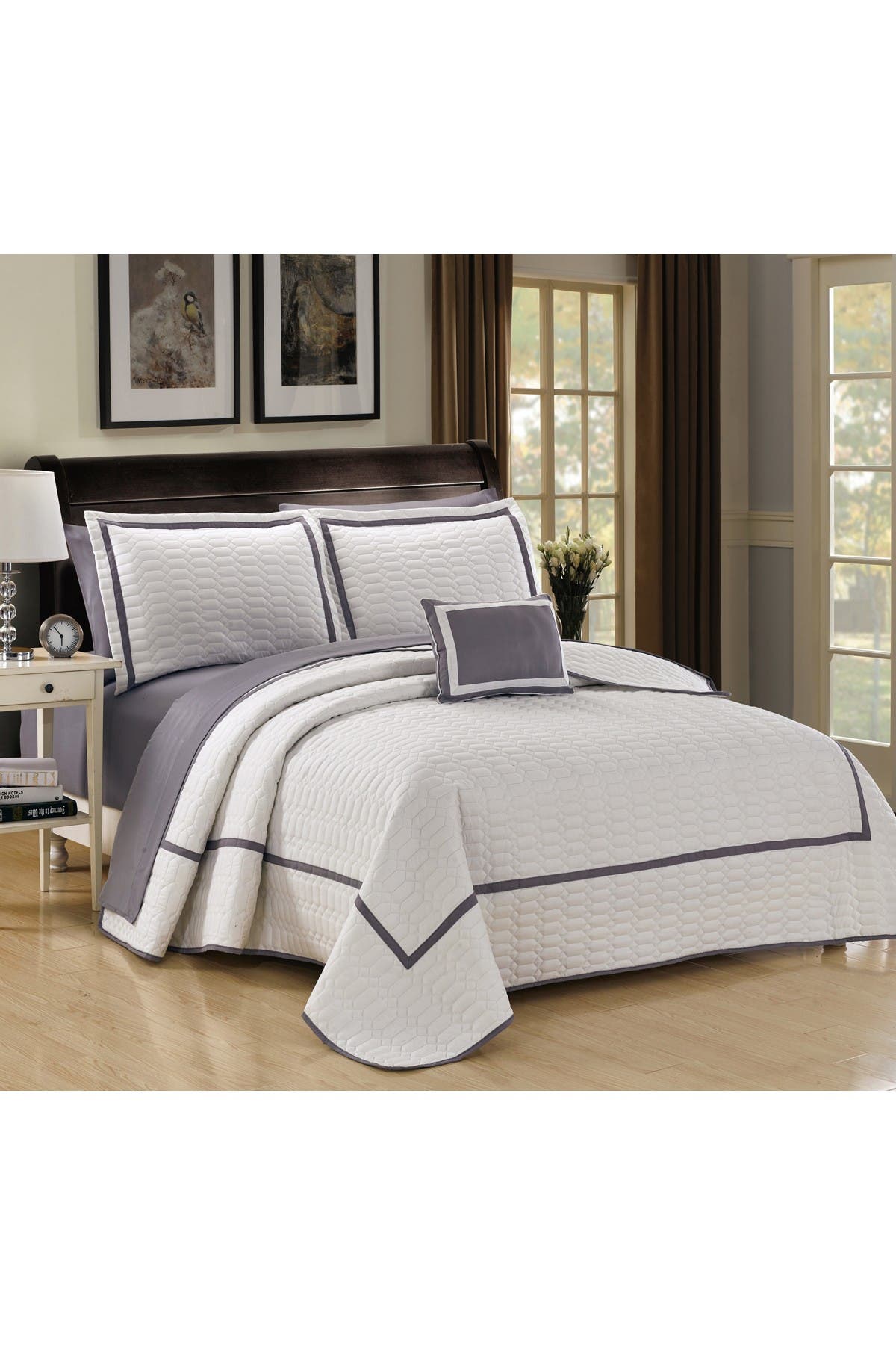 CHIC King Neal Hotel Collection Embroidered Bed in a Bag - White ...