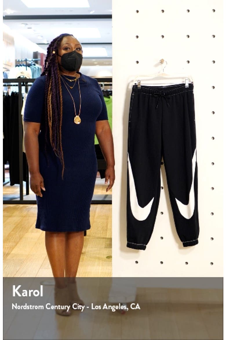 Sportswear Easy Fleece Joggers video