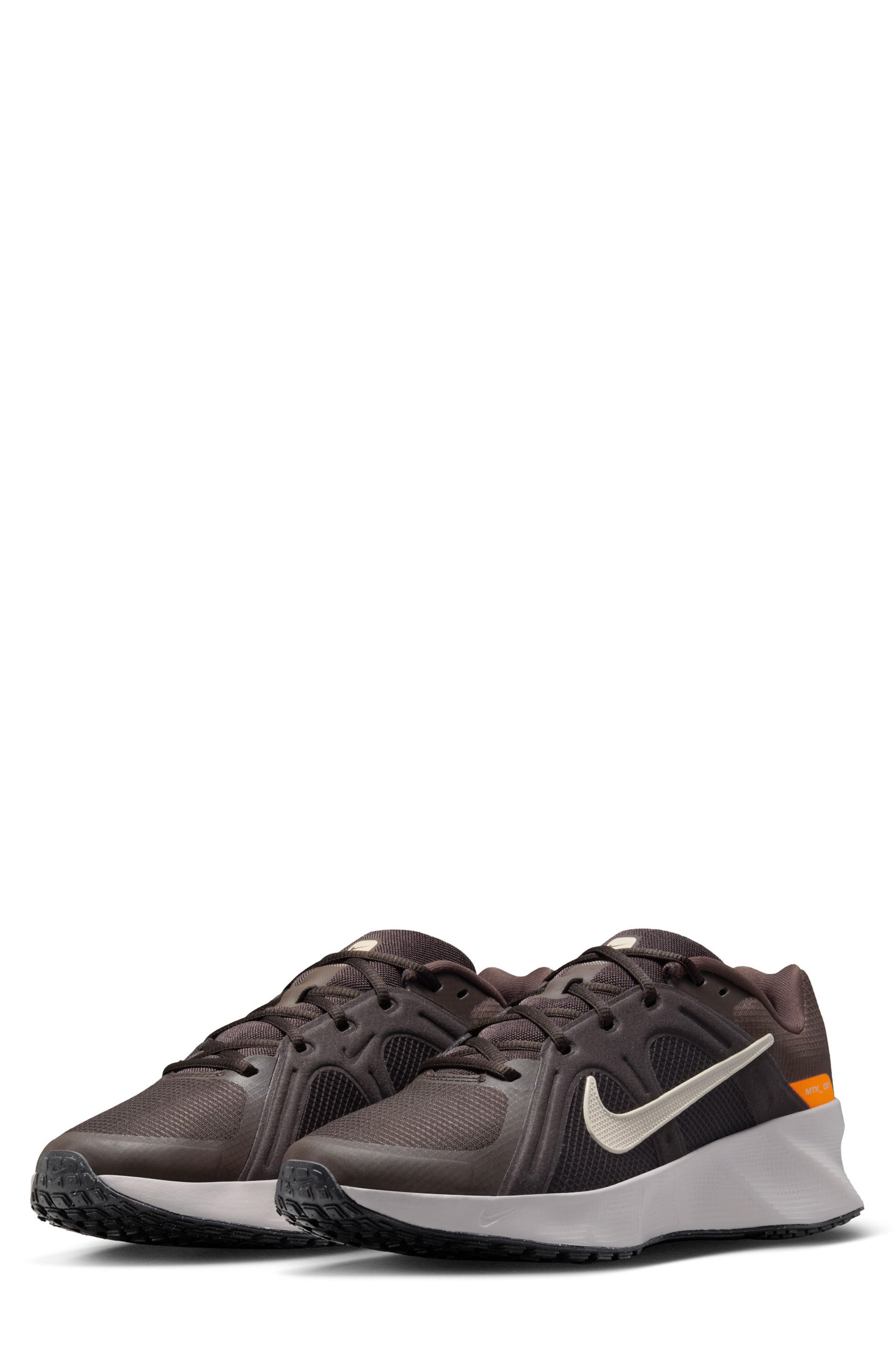 Metro Tek Sneaker