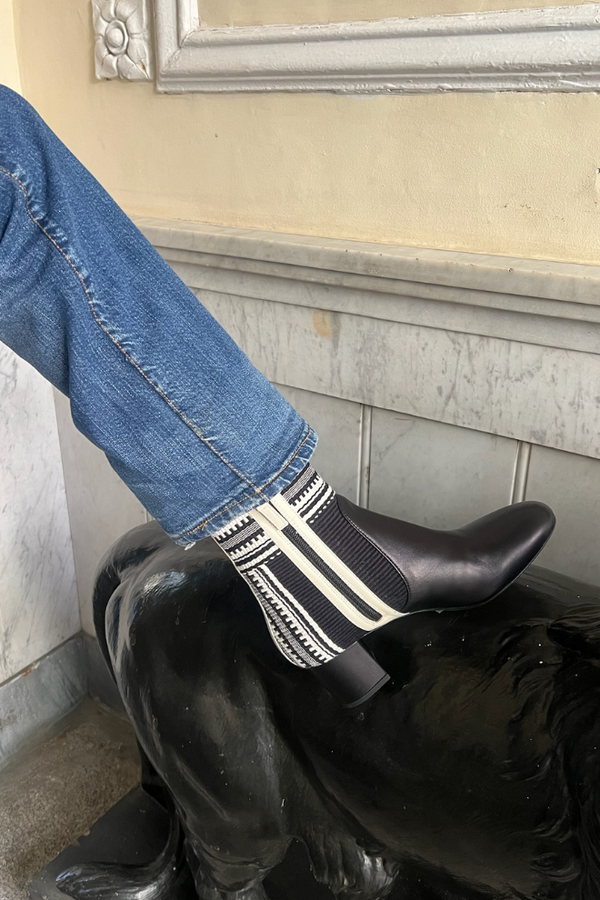 Amambaih Lola Ankle Boot, Alternate, color, Black-Ivory