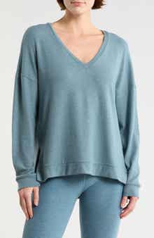 Beyond Yoga Long Weekend Lounge Pullover