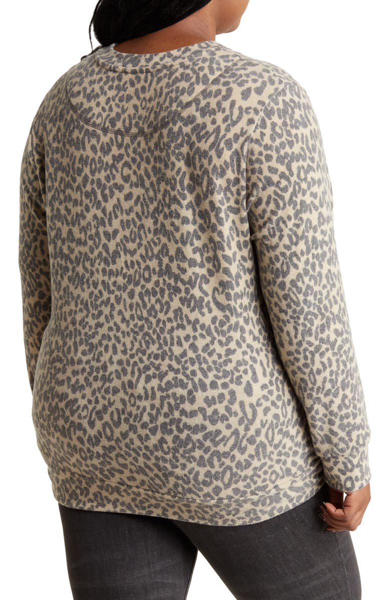 Loveappella Loveapella Brushed Leopard Print Long Sleeve Crewneck Top, Alternate, color, Camel/ Black