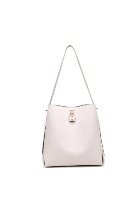 Caroline Hobo