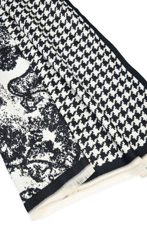 Saachi Reversible Houndstooth Print Scarf In Black