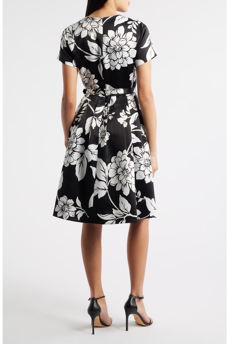 tahari floral fit and flare dress Tahari by ASL Floral Fit & Flare Dress, Women's Size 4, Sleeveless, Fully Lined