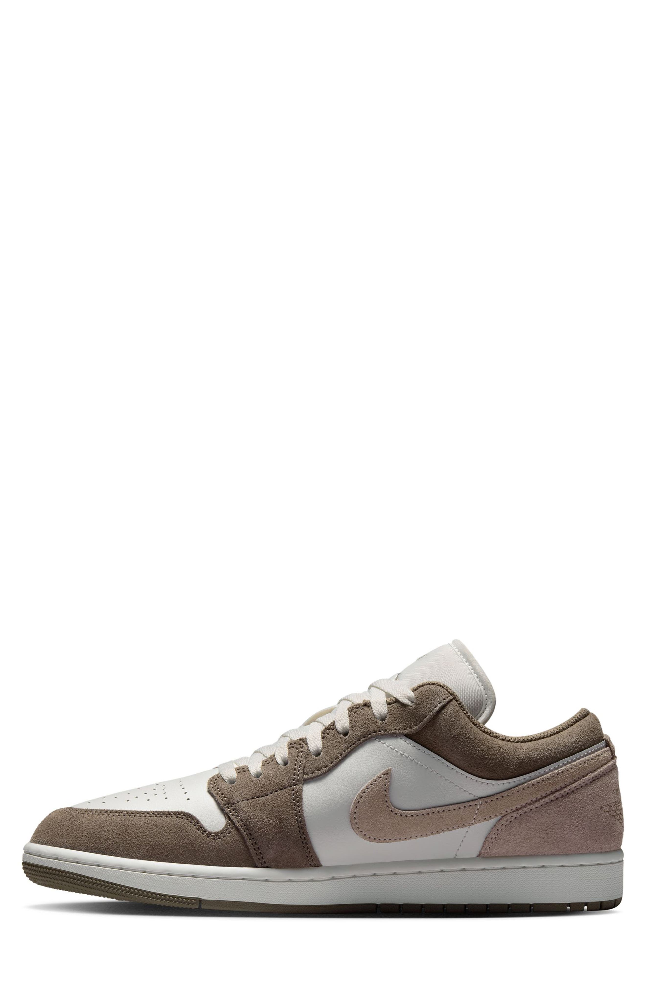 Jordan Air Jordan 1 Low Basketball Sneaker, Alternate, color, 046 Olvgry/Engstn