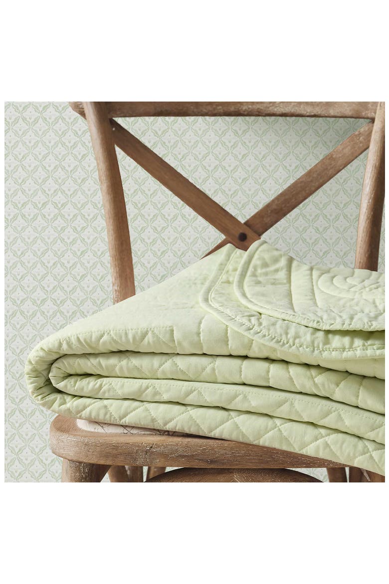 Vintage Scallop Cotton Percale Quilt, Alternate, color, LIGHT LAUREL GREEN