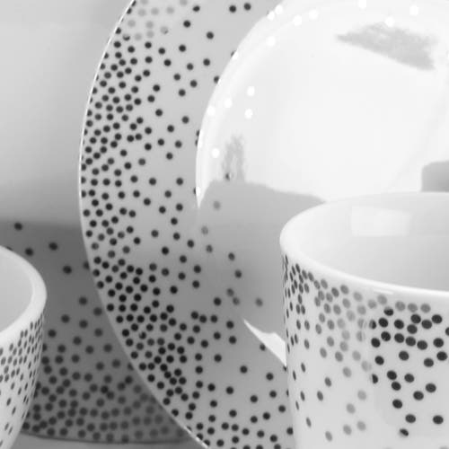 Gibson Platinum Dots 16 Piece Round Ceramic Dinnerware Set In Silver