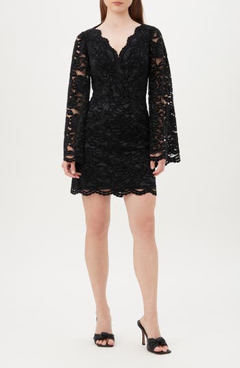 TRINA TRINA TURK TRINA TURK JINNIE LONG BELL SLEEVE LACE SHEATH DRESS