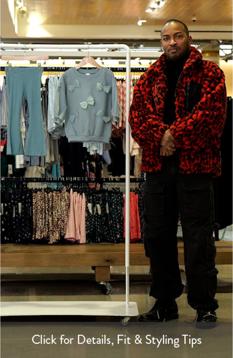 Kids
Butterfly Bow Appliqué Sweatshirt
Flare Leggings Set, sales video thumbnail