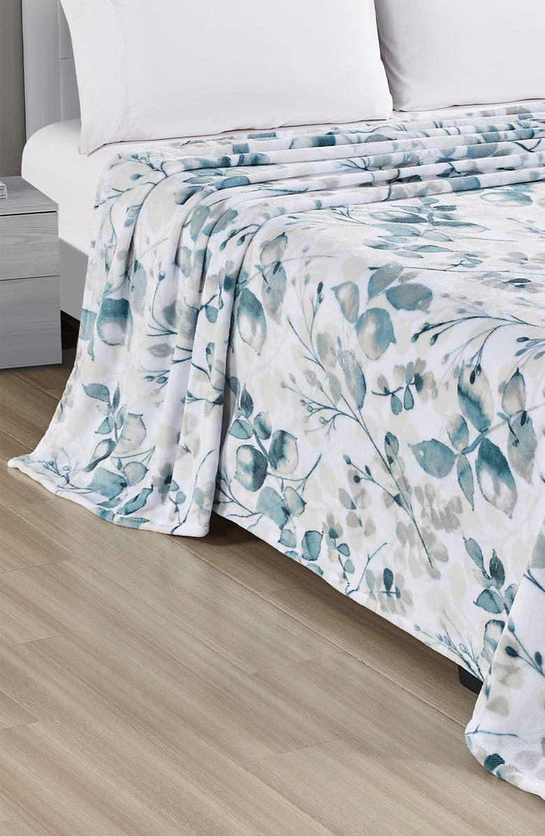 Luxury Home Floral Fleece Throw Blanket, Alternate, color, Dempsey